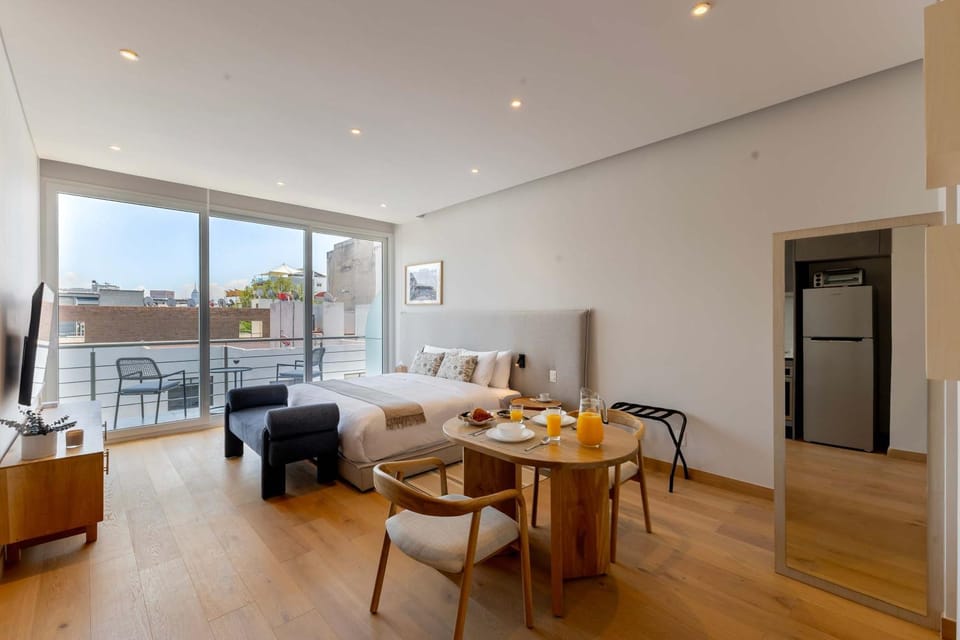 508 Capitalia Balcony Retreat Studio Apartment in Mexico City