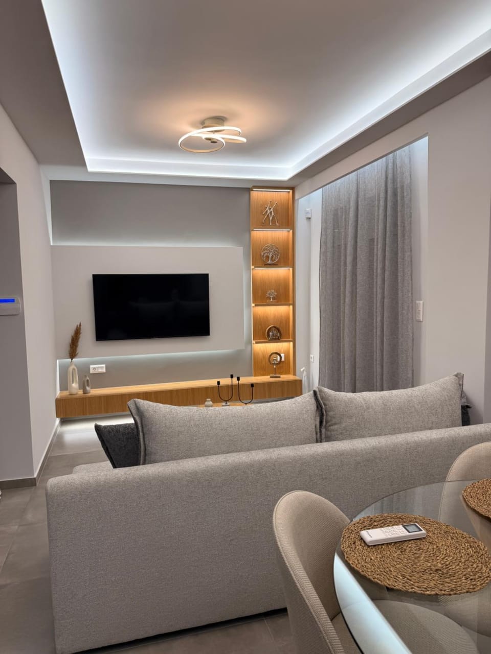 Communal lounge/ TV room, TV and multimedia, Living room, Seating area, Evening entertainment