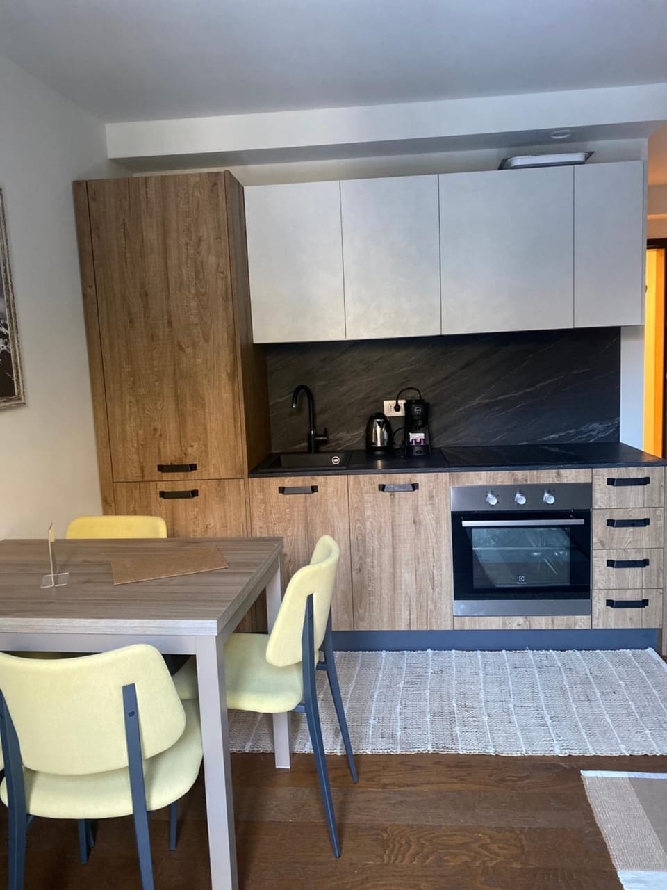Kitchen or kitchenette, Dining area, pet friendly, stove