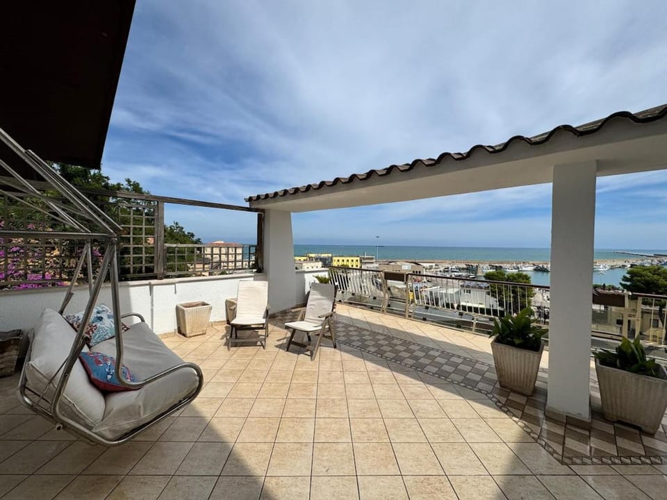 Apartment La terrazza sulla marina Ortona Apartment in Ortona