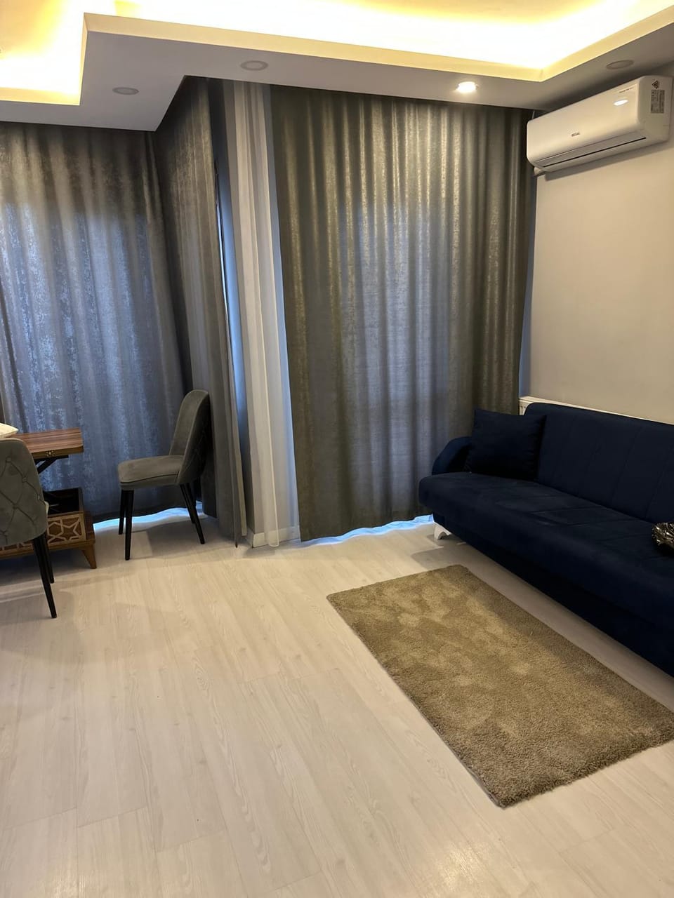 Living room, Seating area, air conditioner