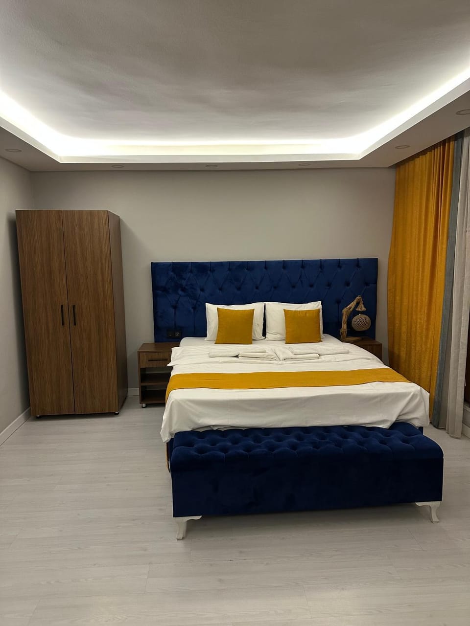 Bed, Photo of the whole room, wardrobe