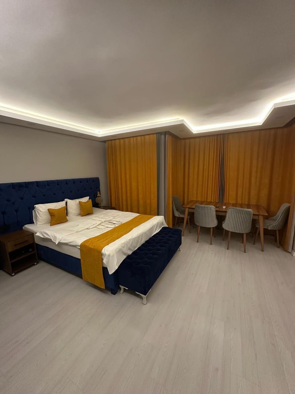 Bed, Photo of the whole room