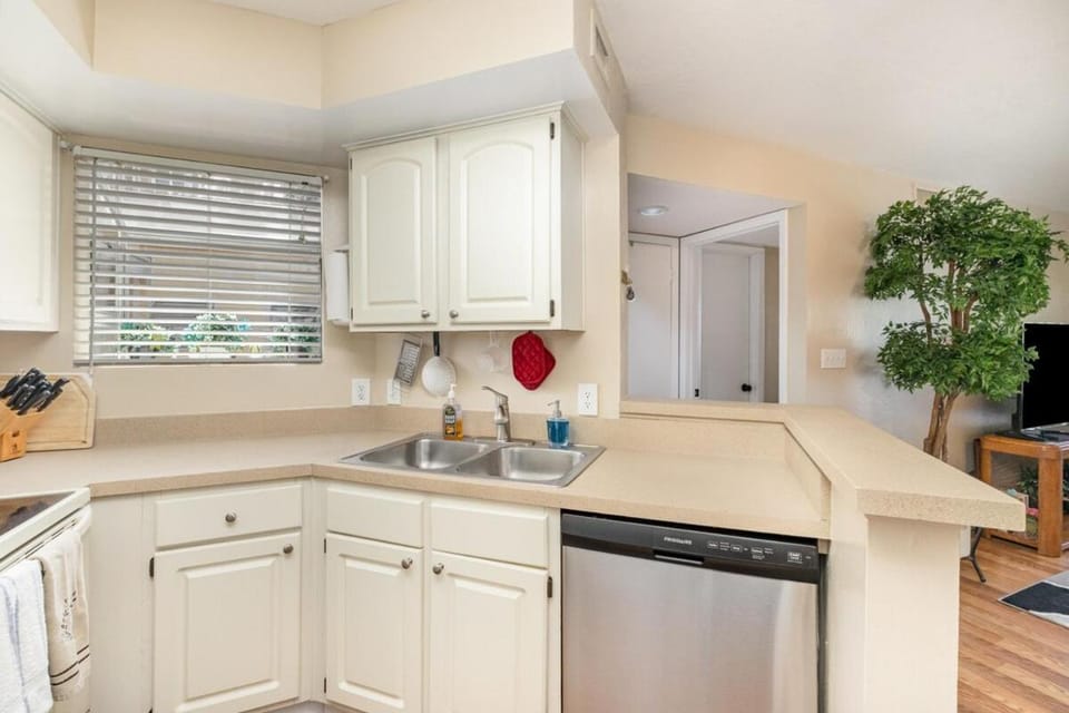 Beachside Pond View Retreat - BC155 Apartment in Indian Harbour Beach