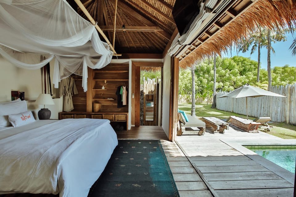 Patio, Bathroom, Balcony/Terrace, Seating area, Bedroom, Swimming pool