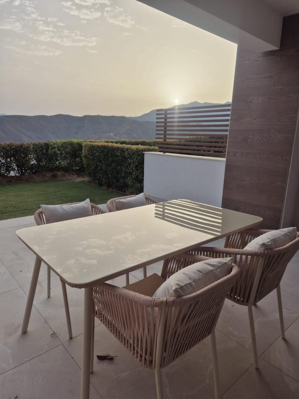 View (from property/room), Balcony/Terrace, Mountain view