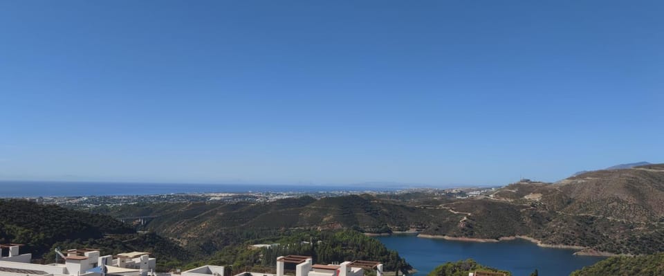 Mountain view, Sea view