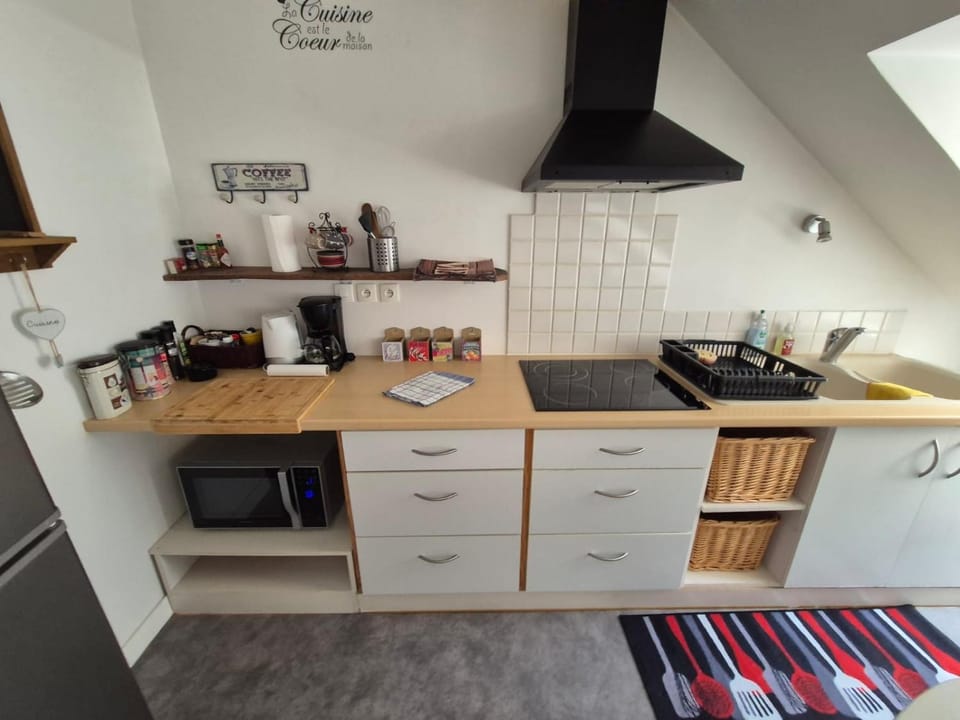 Coffee/tea facilities, kitchen