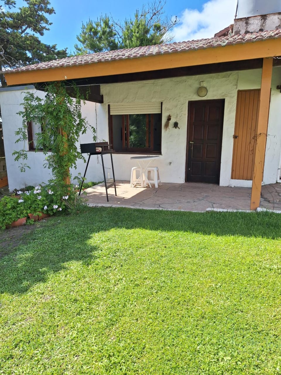 Off site, Garden