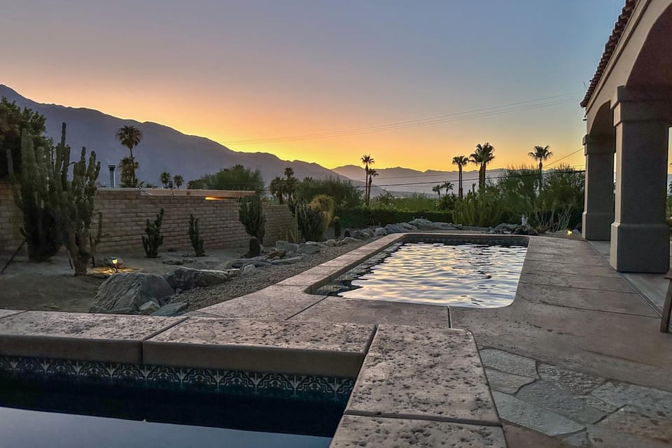 Hot Tub, Swimming pool