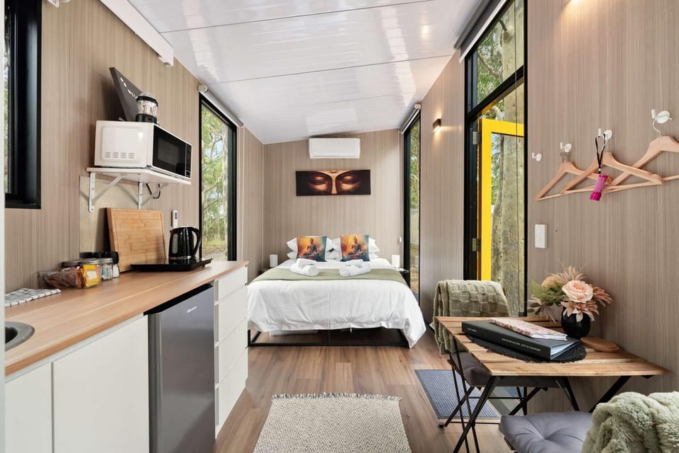 Inana Shanti by Tiny Away House in Cooranbong