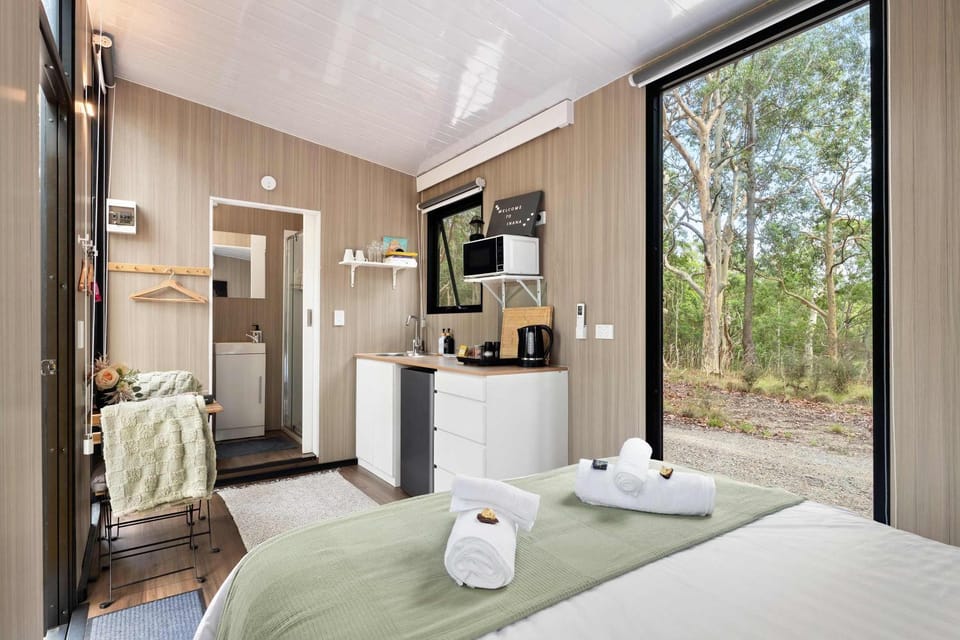Inana Shanti by Tiny Away House in Cooranbong