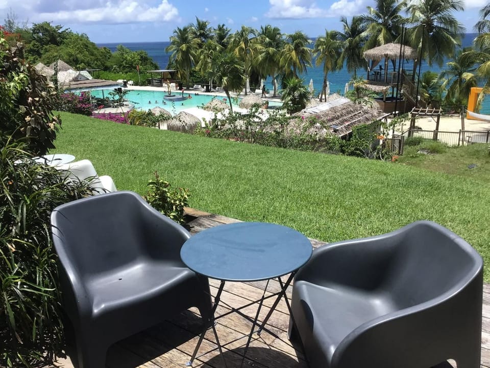 Marinotel avec piscine magnifique et deck privatif Apartment in Le Diamant