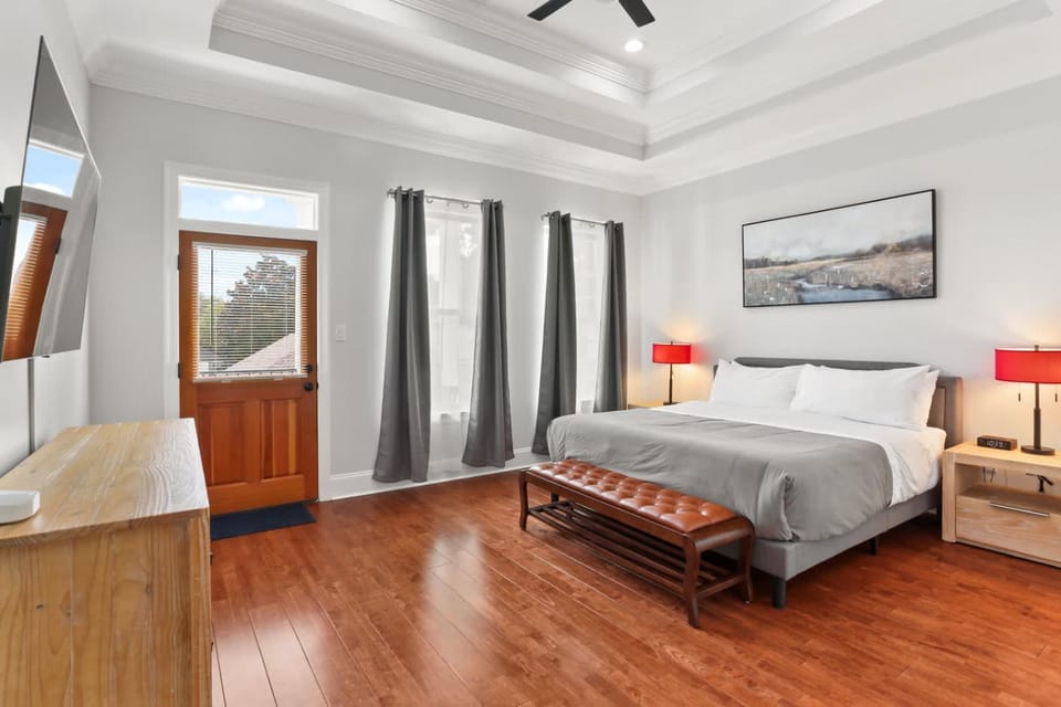 Stylish 3BR w Parking Balcony Walk Everywhere House in New Orleans