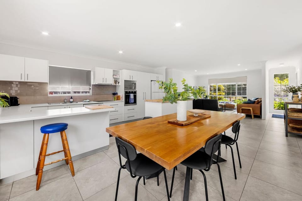 Callala Bay n Beach House - Pet Friendly with Fireplace House in Callala Bay