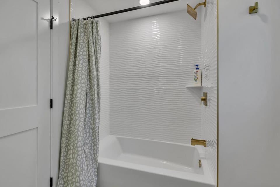 Stylish Bellevue Retreat House in Bellevue