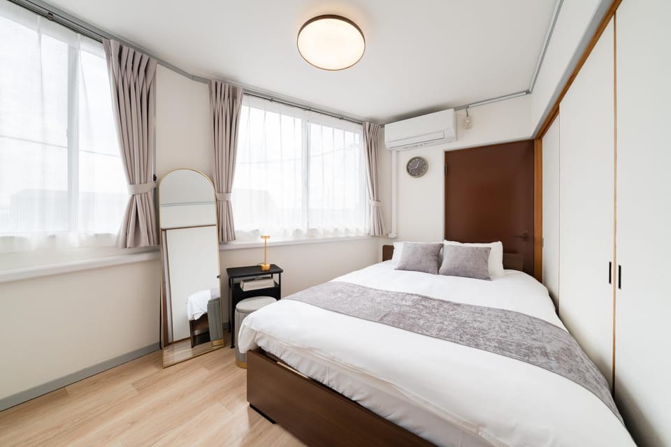 Bed, Photo of the whole room, Bedroom, internet