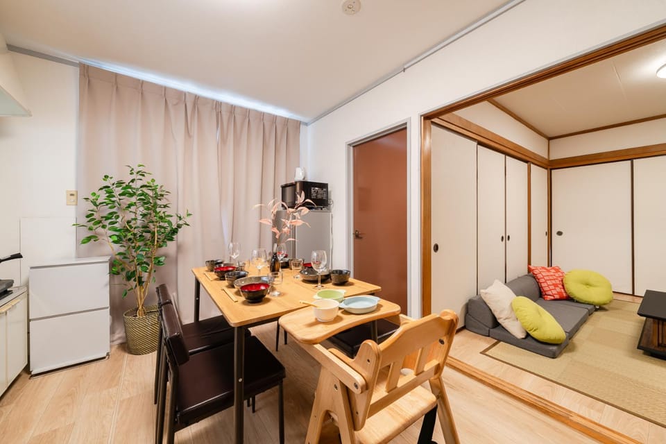 Kitchen or kitchenette, Seating area, Dining area