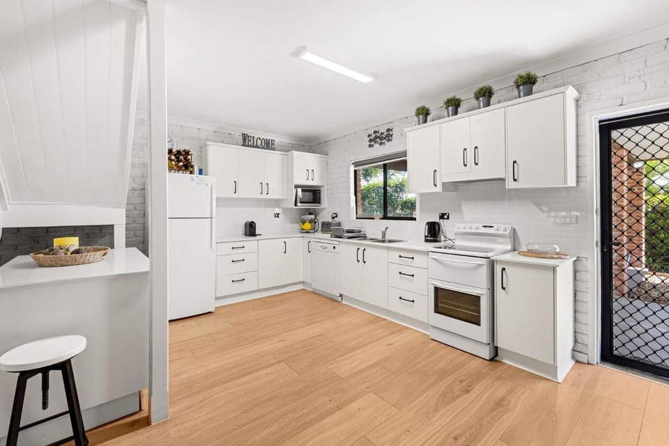 Holiday Retreat Jervis Bay - 5 Min Walk to Bay House in Callala Bay