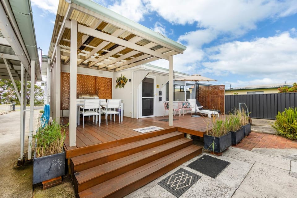 Osprey - Pet Friendly Waterfront House in Callala Bay