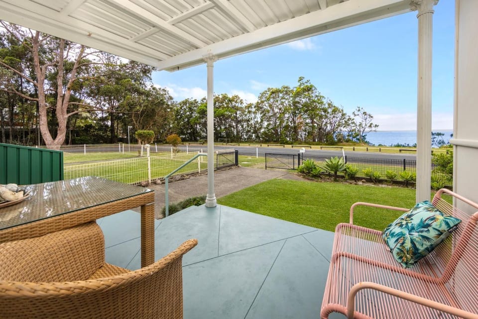 Osprey - Pet Friendly Waterfront House in Callala Bay