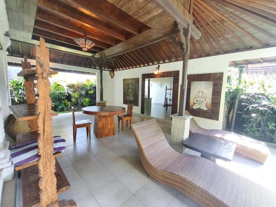 Garden, Seating area, Garden view