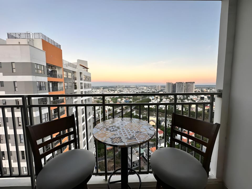 Property building, Balcony/Terrace, Seating area