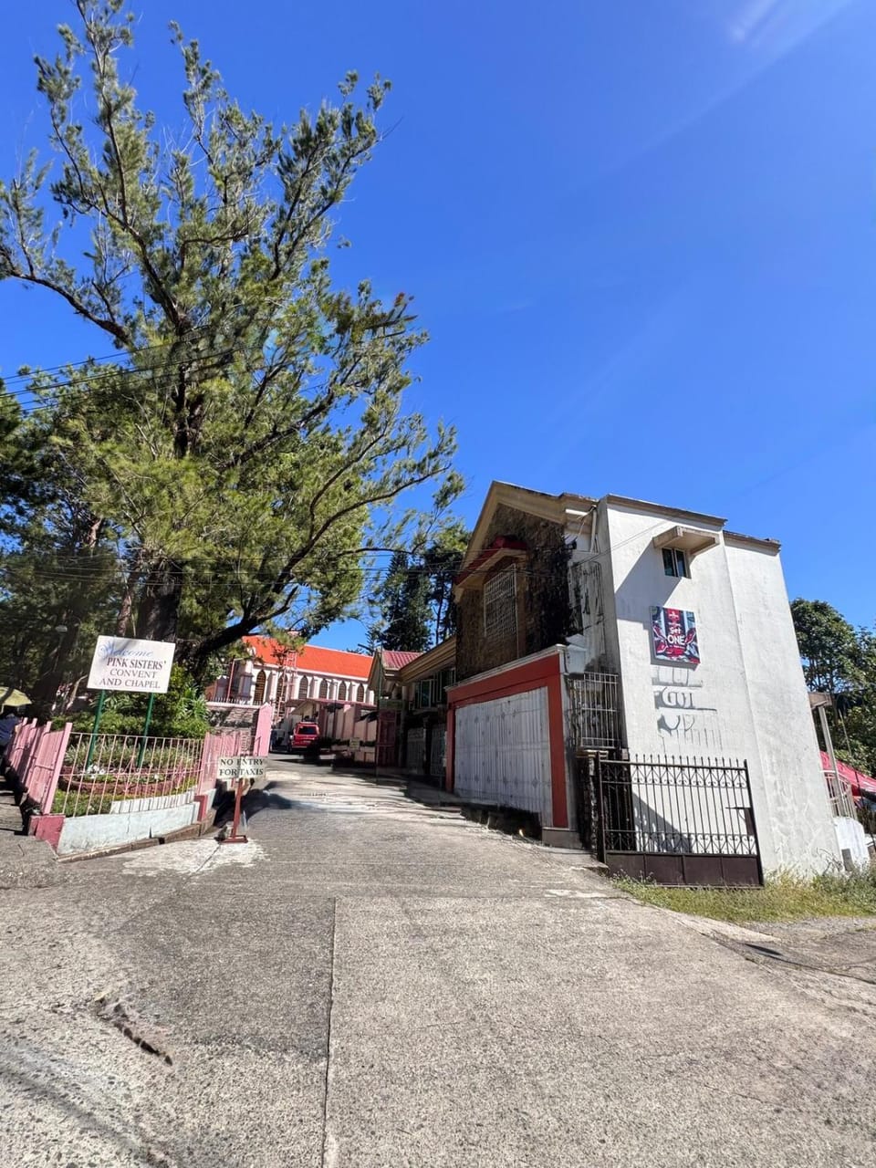 Pet Friendly 2 Bedroom Home near Pink Sisters and Brent School House in Baguio