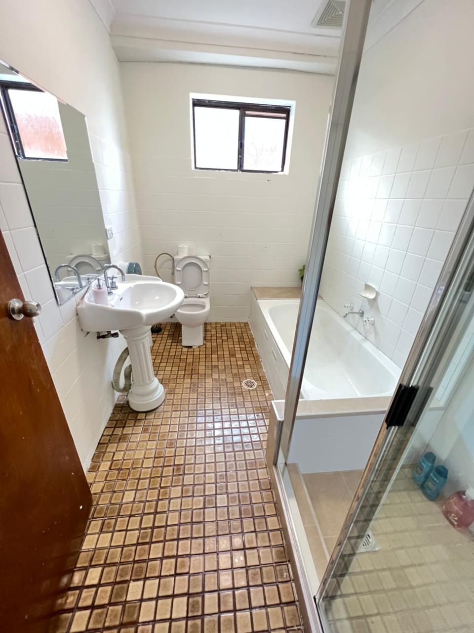 Spacious Queen Room in Lurnea - L3 Vacation rental in Casula