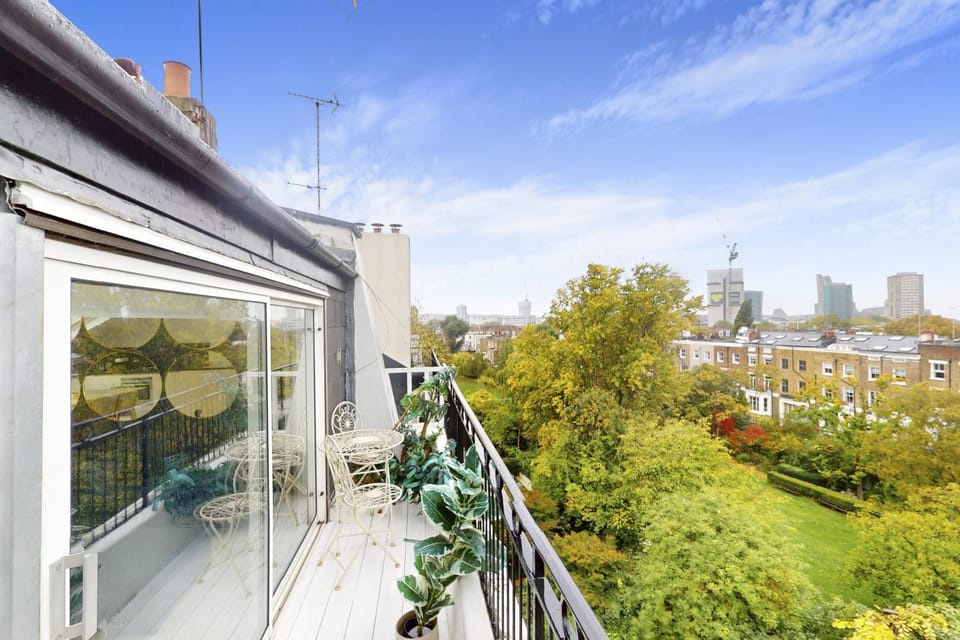 View (from property/room), Balcony/Terrace, Garden view