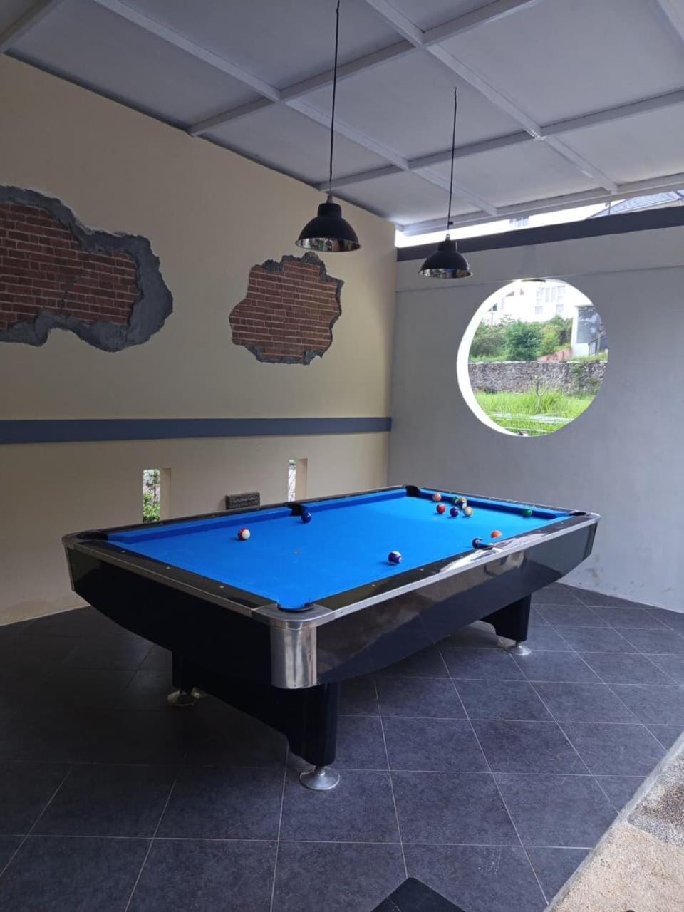 Billiard, Game Room