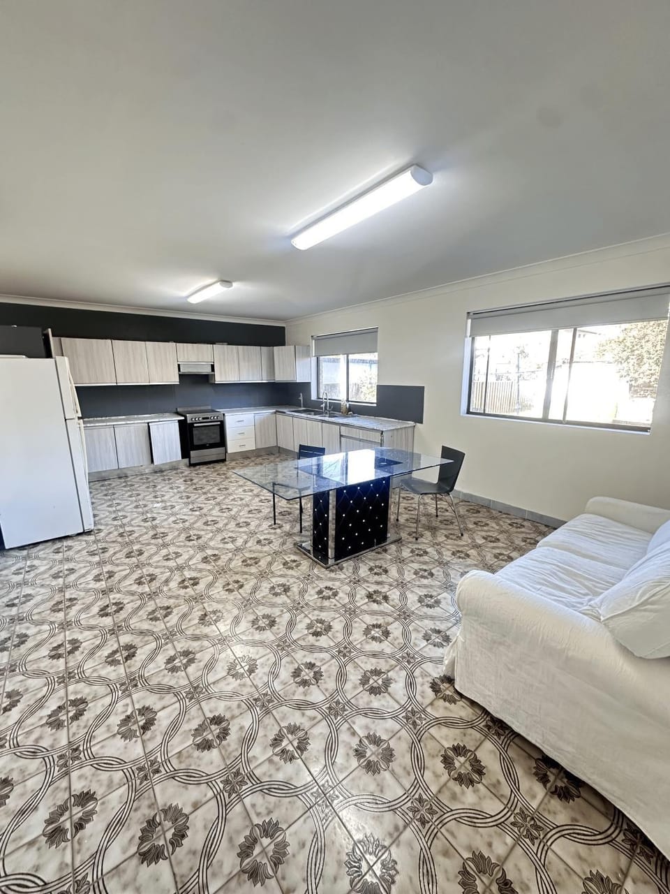 Cozy Single Room in Spacious House - L8 Vacation rental in Casula