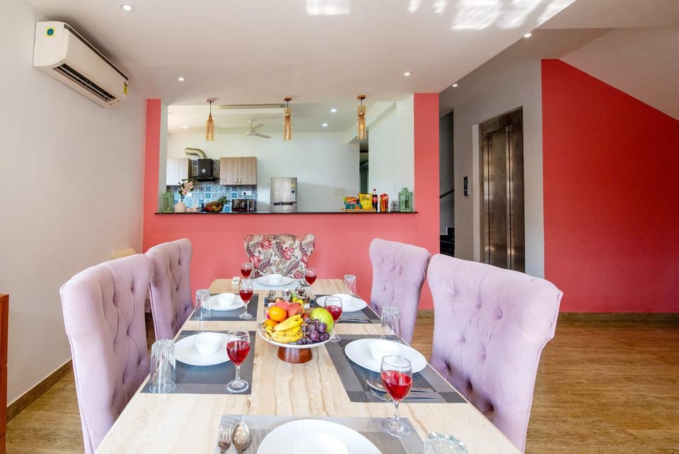 Food and drinks, Dining area