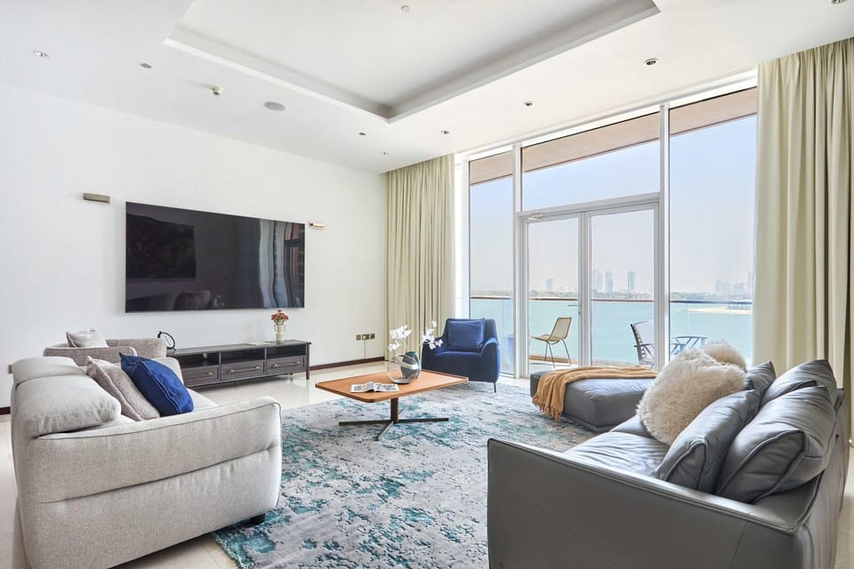 Natural landscape, TV and multimedia, Living room