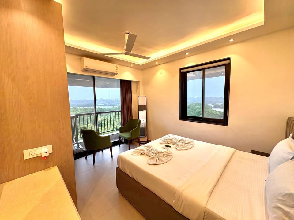 Bed, Photo of the whole room, Bedroom, air conditioner