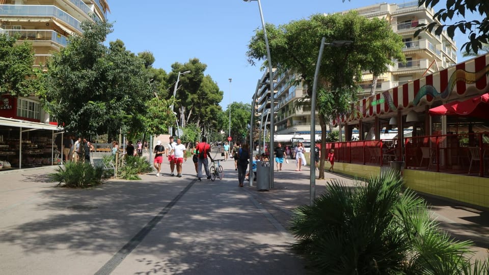 Day, Neighbourhood, Guests, City view, Street view