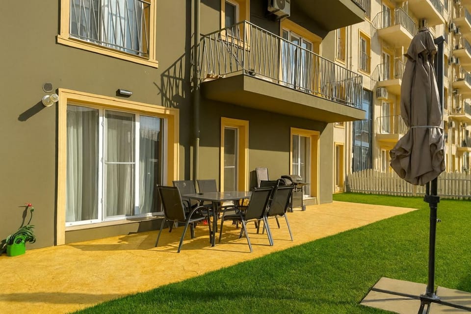 Day, Garden, Garden, Balcony/Terrace, Dining area