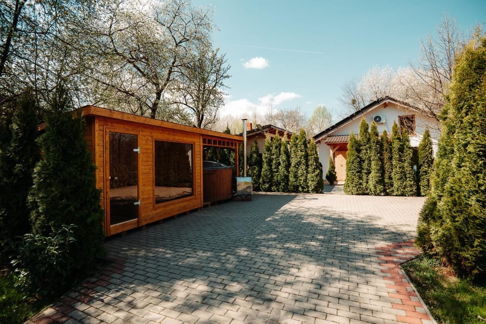 Property building, Day, Garden, Sauna, Garden view
