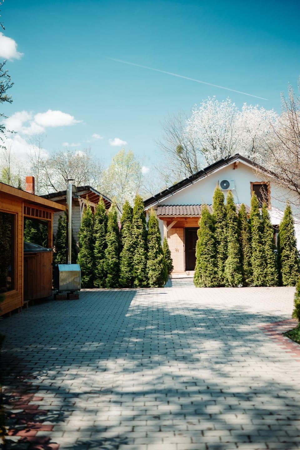 Property building, Spring, Day, Natural landscape, Garden, Garden view
