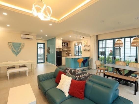 Living room, Seating area, Dining area, kitchen, air conditioner