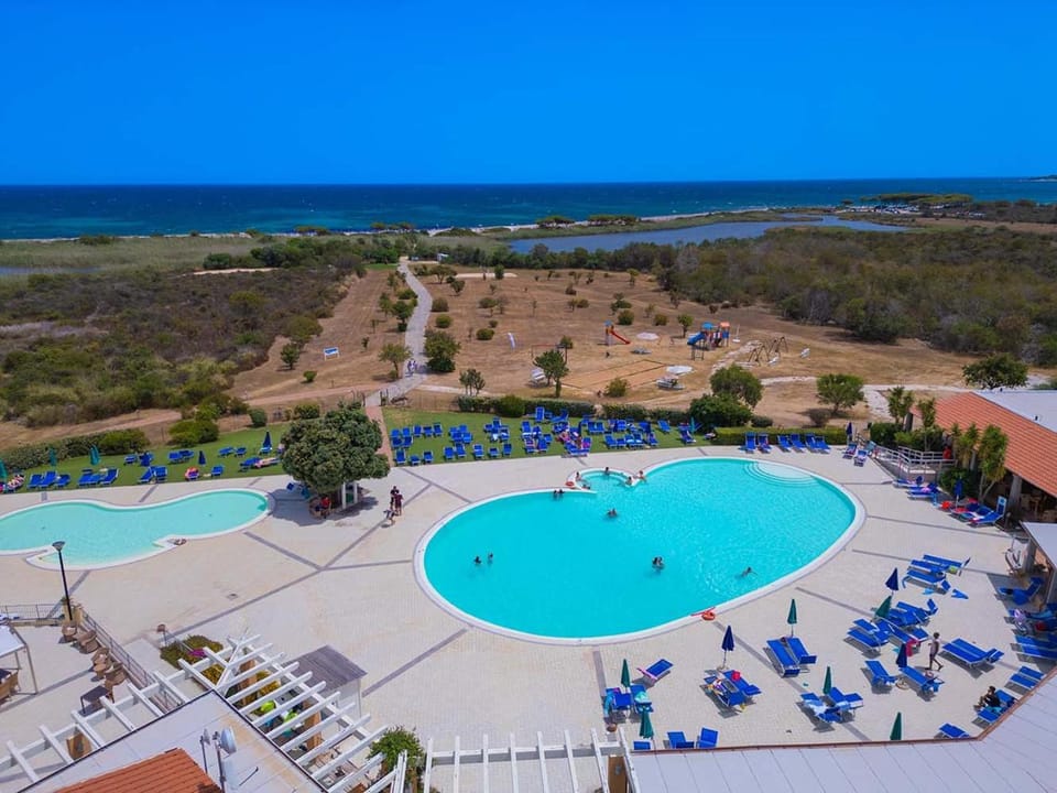 Nearby landmark, Day, Bird's eye view, Beach, Swimming pool, sunbed