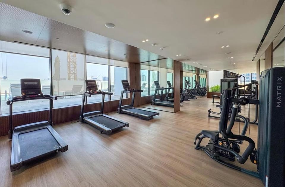 Azure Studio I Private Balcony I Pool I Sleeps 2 Apartment in Dubai