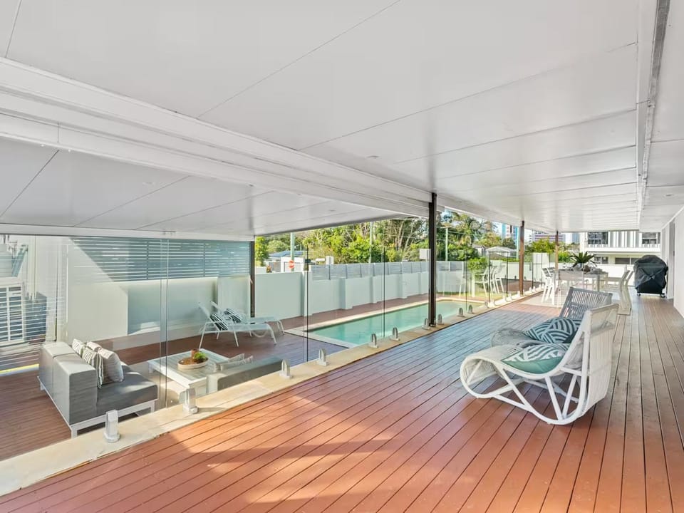 View (from property/room), Balcony/Terrace, Pool view, Swimming pool, sunbed