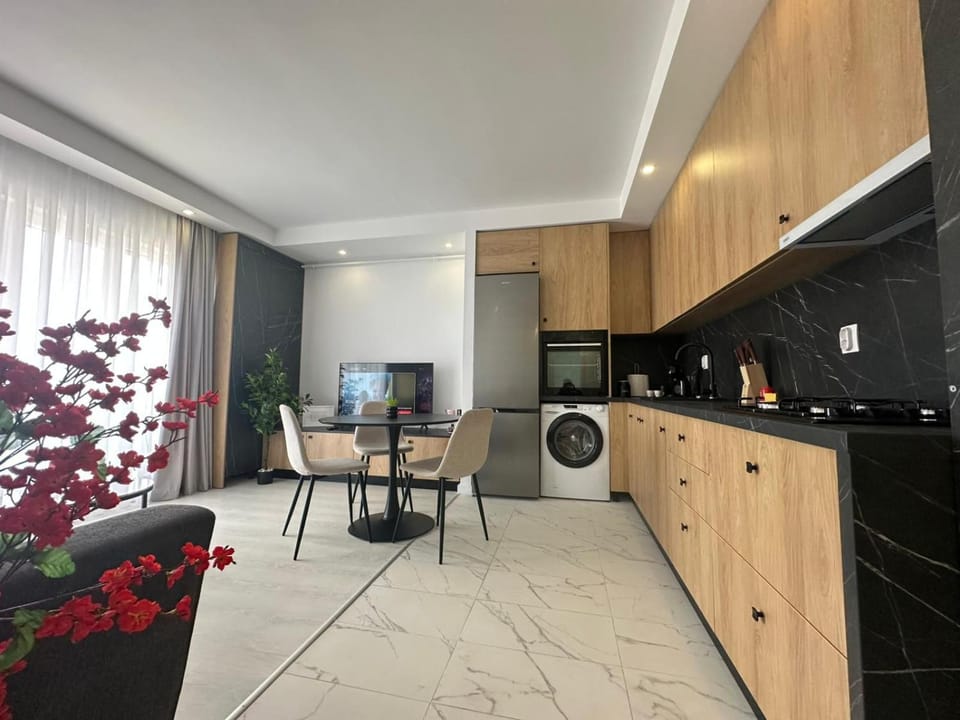 Communal lounge/ TV room, TV and multimedia, Dining area, Evening entertainment, air conditioner