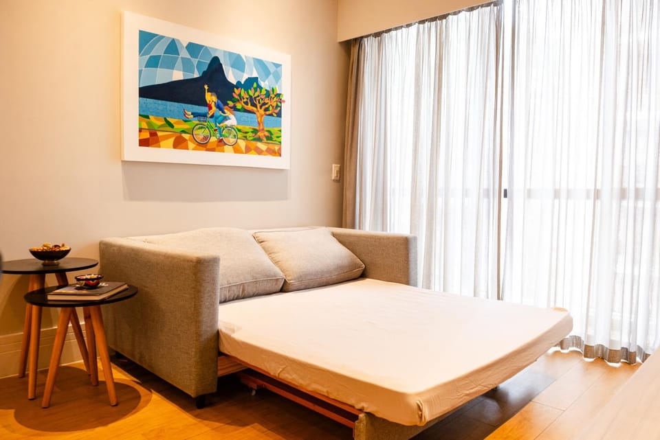 Bed, Living room