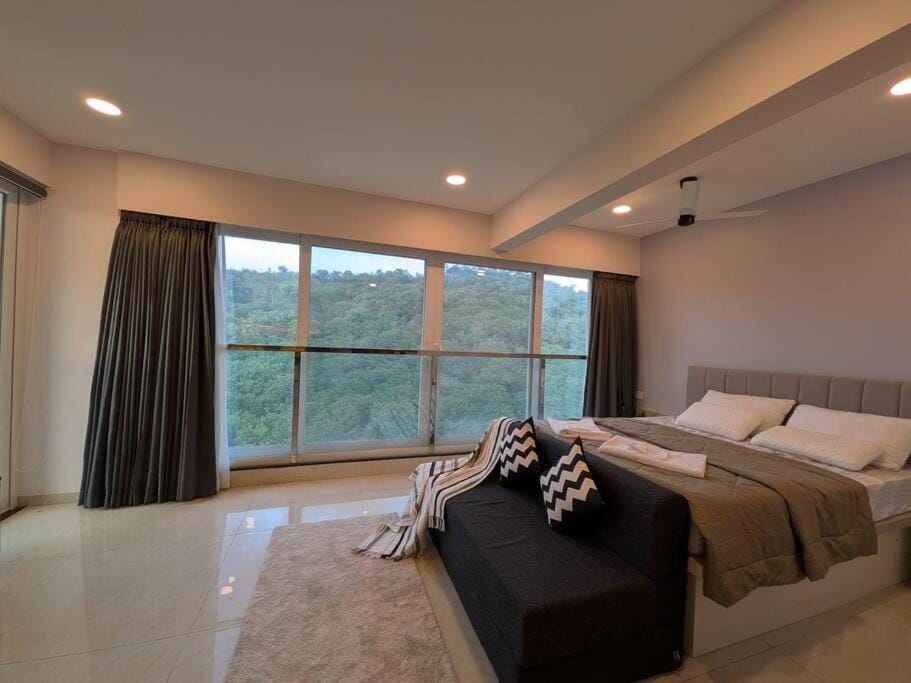 Modern Hill-View Studio • Work-Friendly • Pashan Apartment in Pune