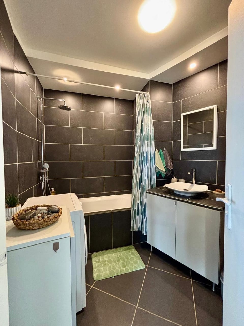 Bathroom, Bath
