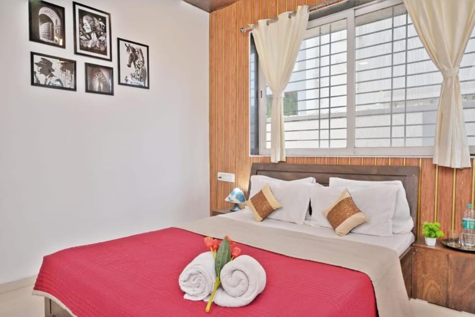 I EMPYREAN STAYS ll MYSTICAL STONE VILLA ll 4BHK II AC II PRIVATE POOL II Villa in Maharashtra