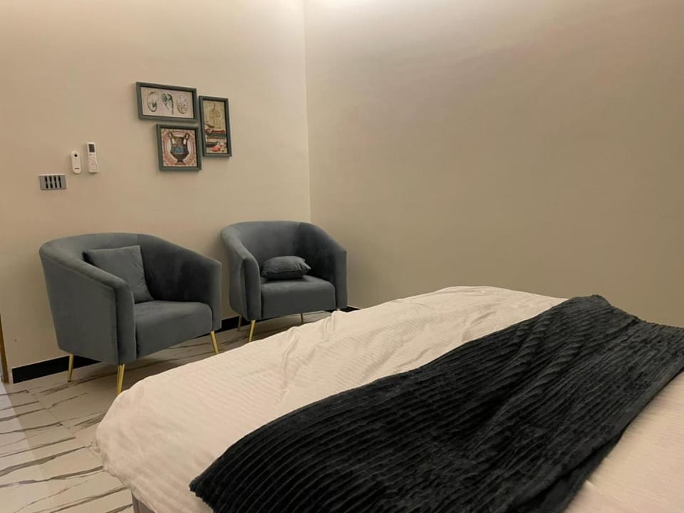 Bed, Living room, Bedroom
