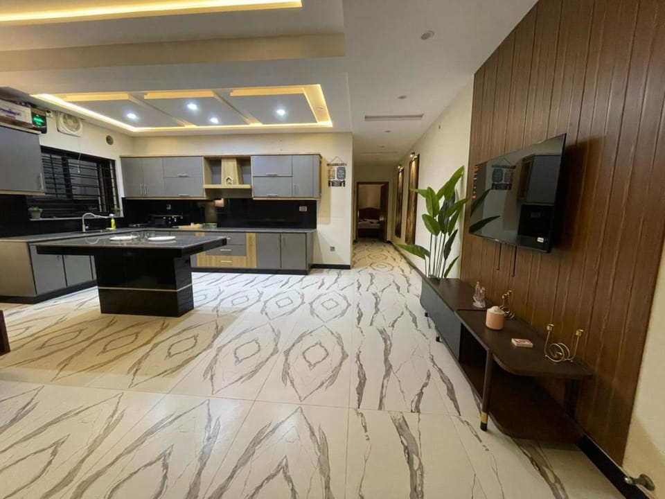 TV and multimedia, Kitchen or kitchenette, oven